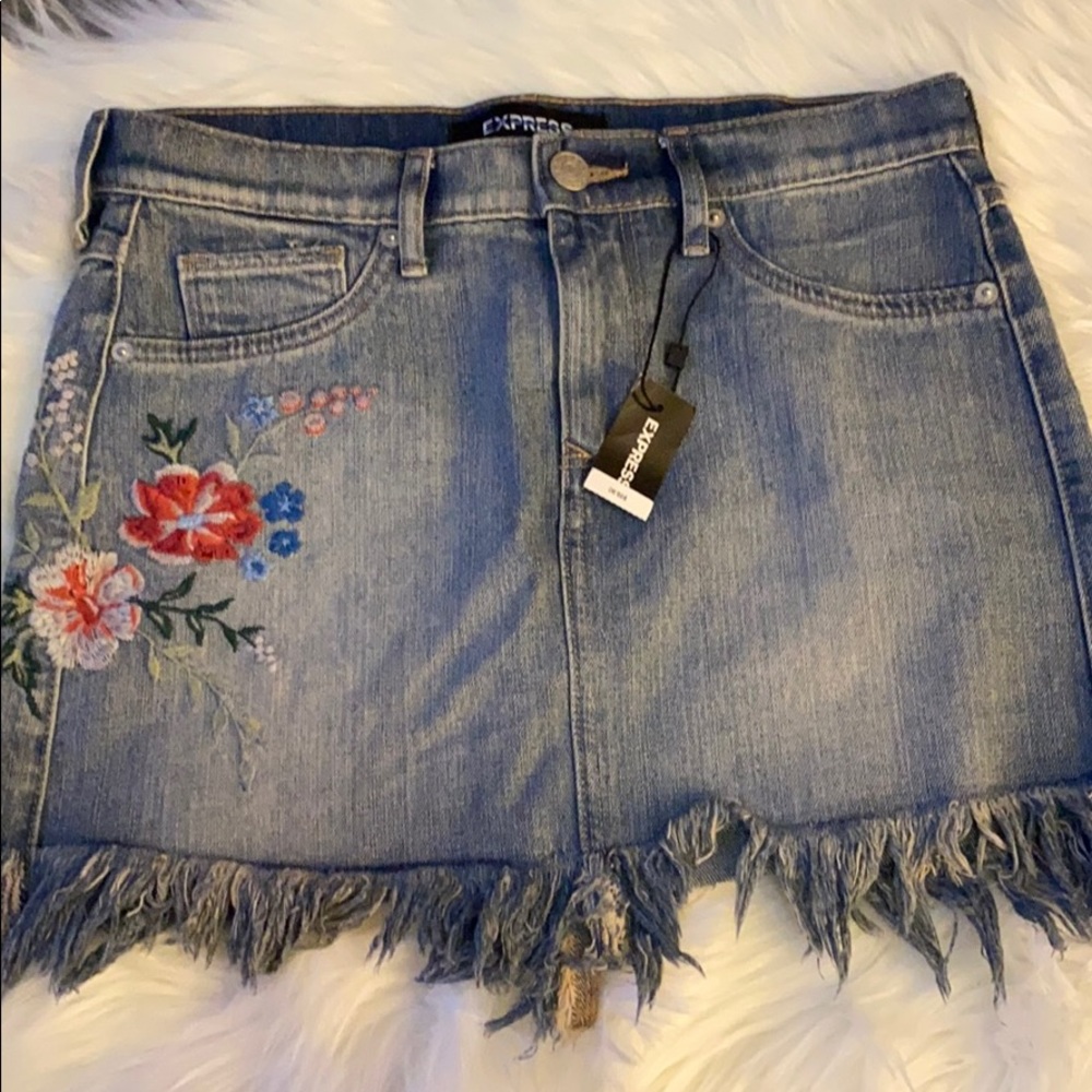 Flowered Denim Skirt 🌸